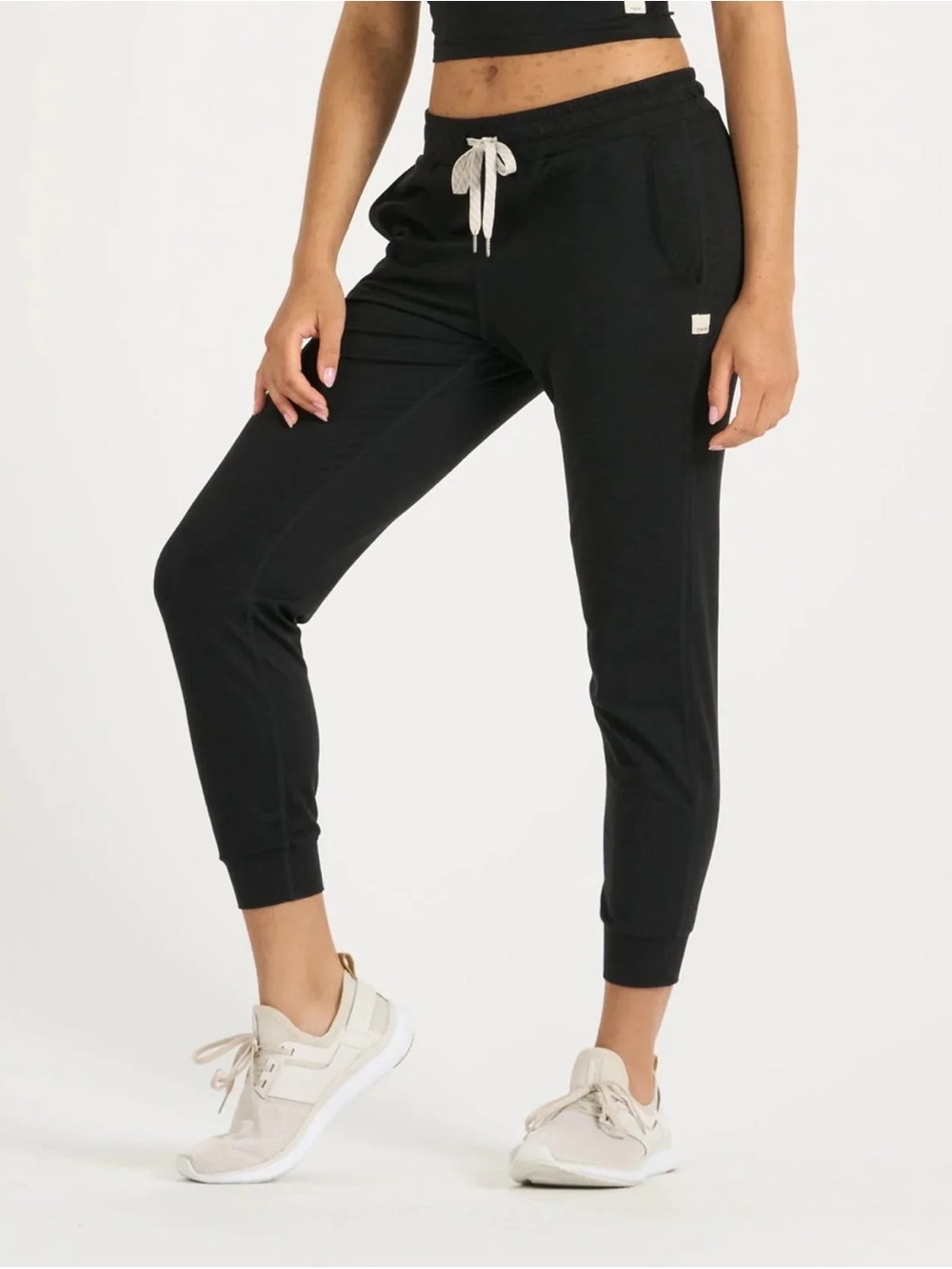 Vuori Performance Joggers in Black